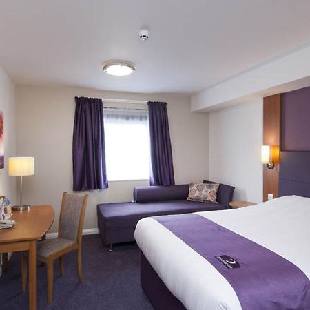 Premier Inn Birmingham South - Hall Green Экстерьер фото