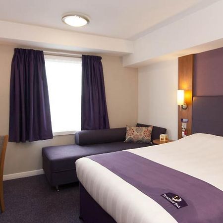 Premier Inn Birmingham South - Hall Green Экстерьер фото