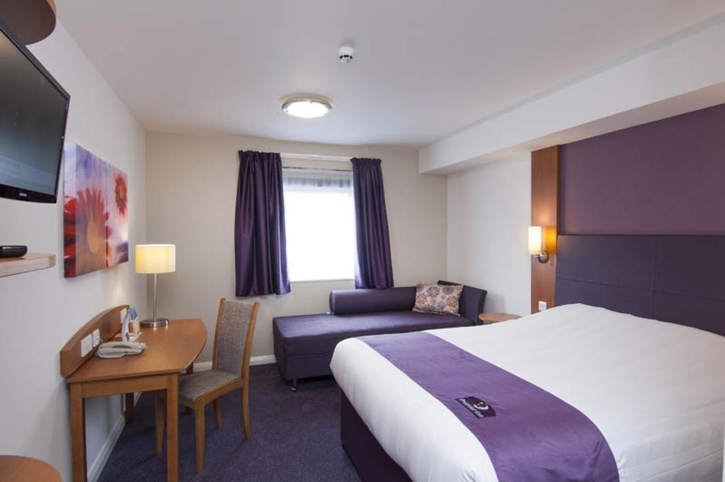 Premier Inn Birmingham South - Hall Green Экстерьер фото