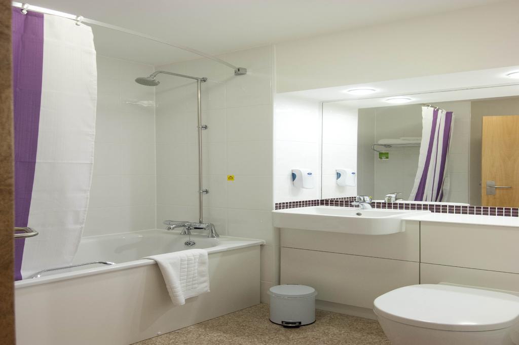 Premier Inn Birmingham South - Hall Green Экстерьер фото