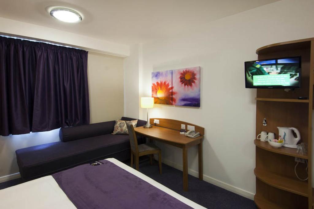 Premier Inn Birmingham South - Hall Green Экстерьер фото
