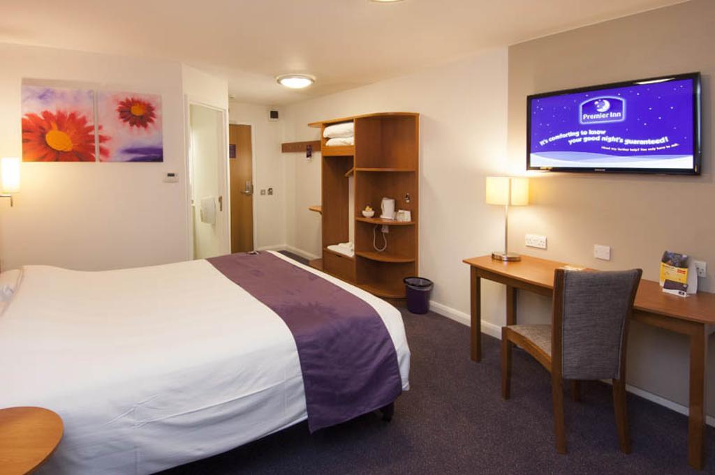 Premier Inn Birmingham South - Hall Green Экстерьер фото